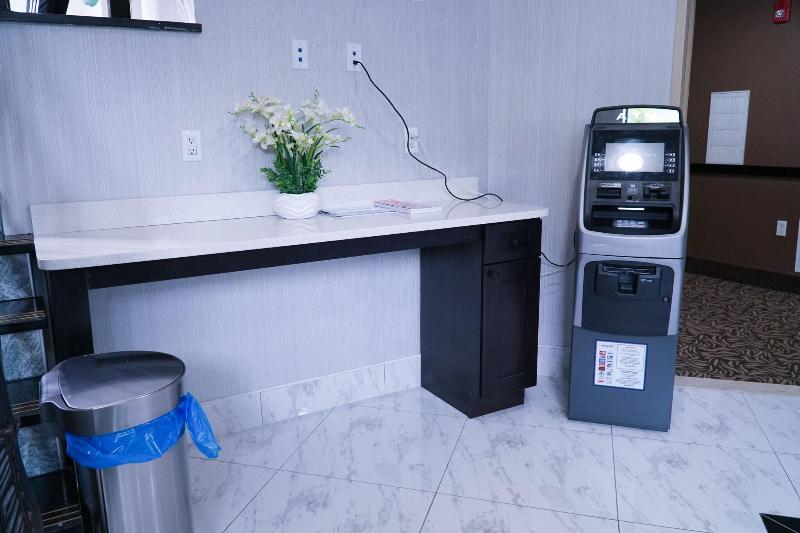 Hotel Mint Jfk Airport image