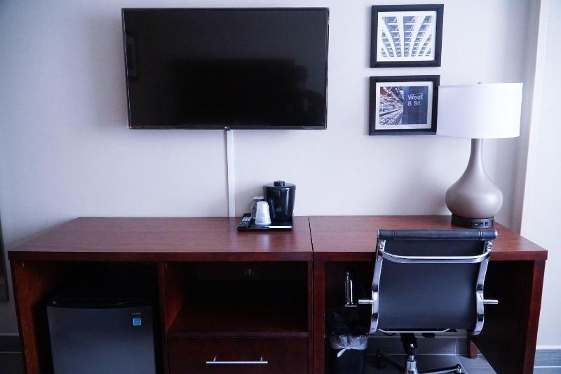 Hotel Mint Jfk Airport image