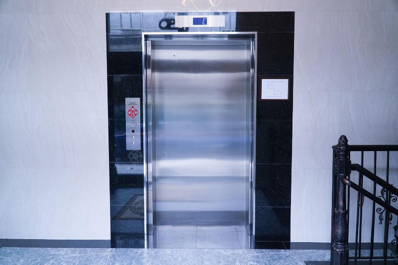 Hotel Mint Jfk Airport image
