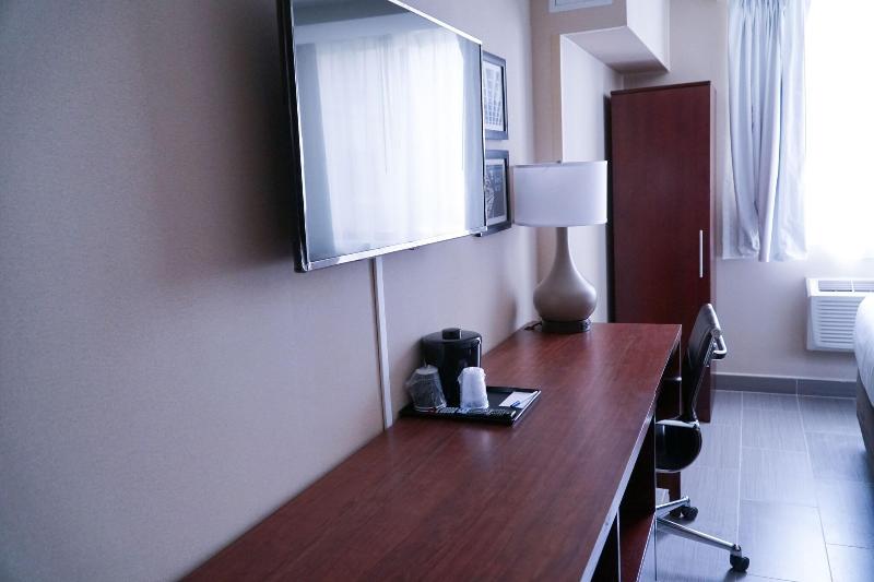 Hotel Mint Jfk Airport image