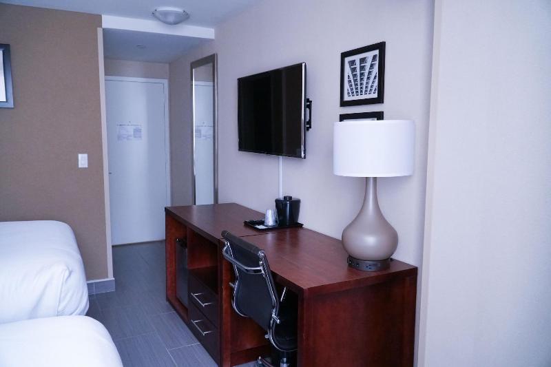 Hotel Mint Jfk Airport image