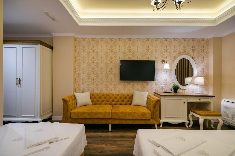 Legacy Hotel image