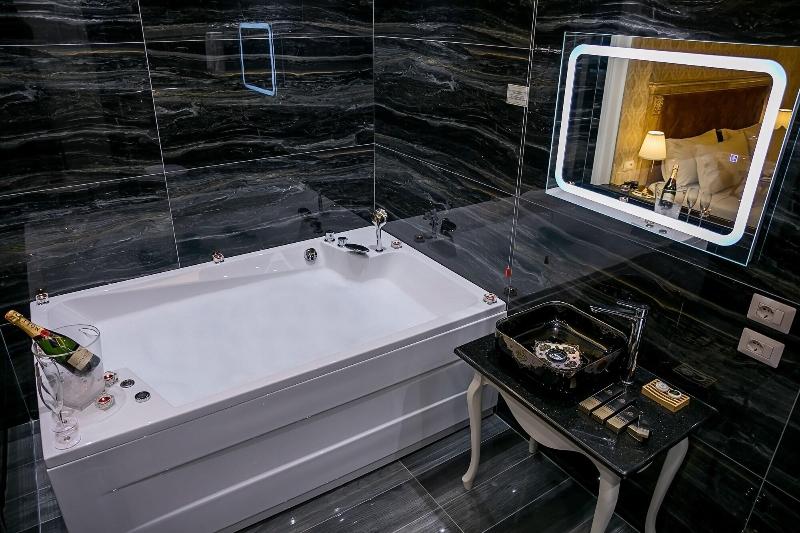 Legacy Hotel image