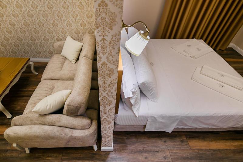 Legacy Hotel image