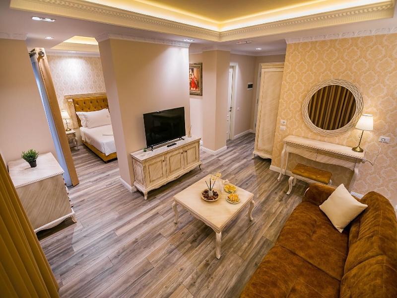 Legacy Hotel image