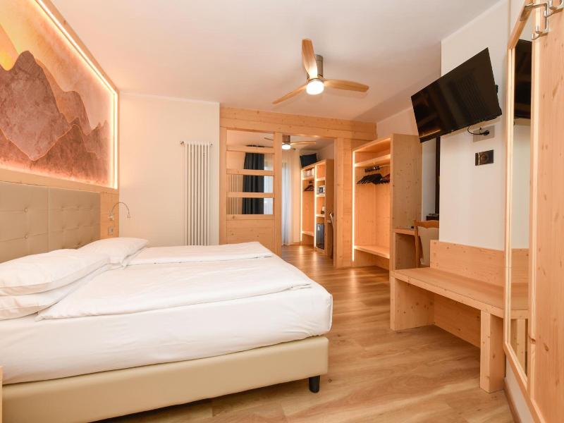 Hotel Denny image