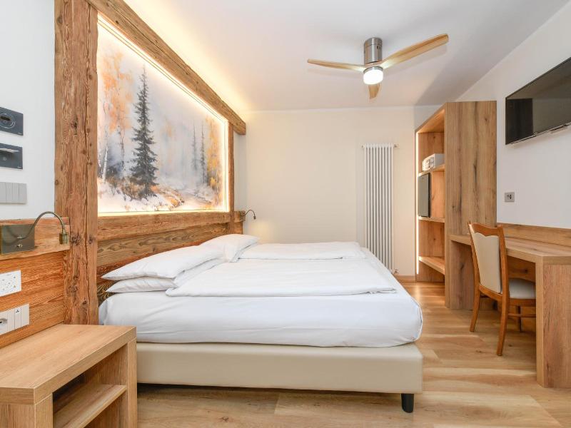 Hotel Denny image