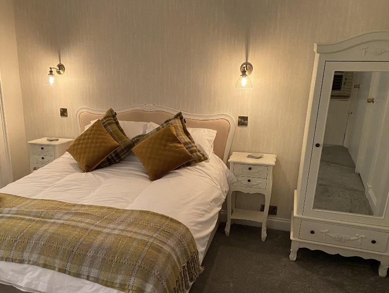 The Covenanter Hotel image