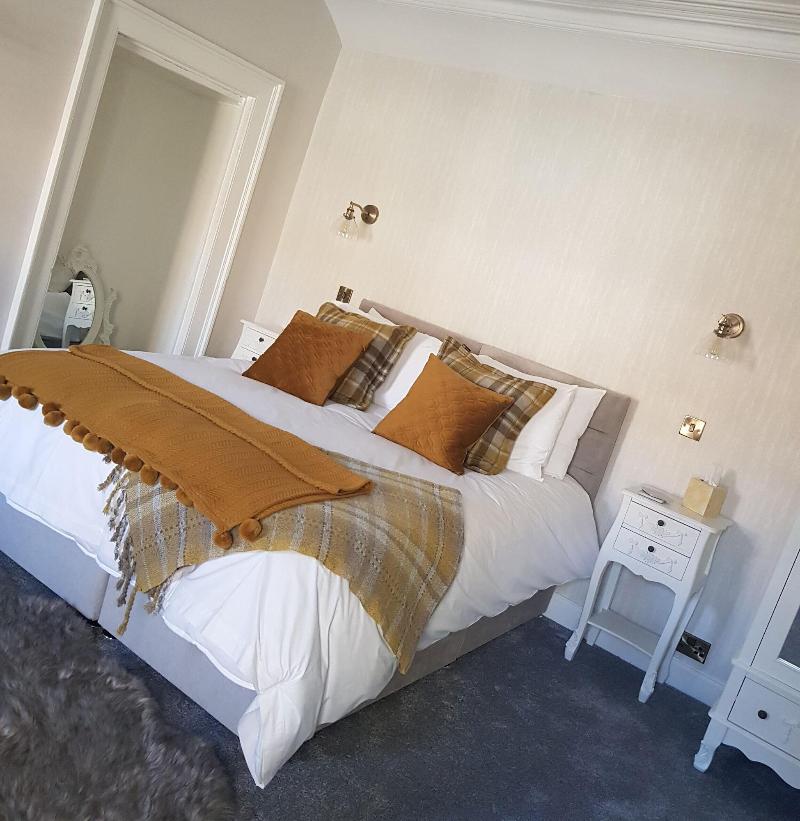 The Covenanter Hotel image