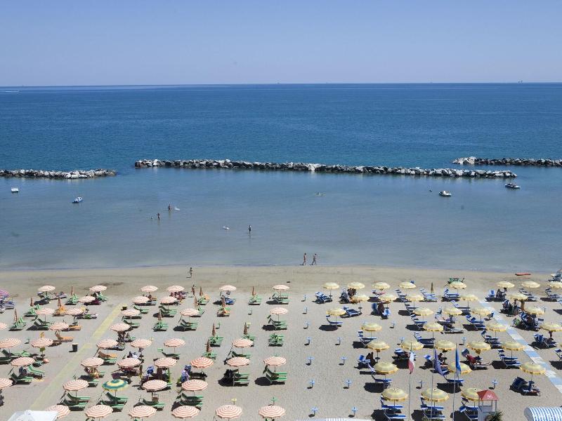 Hotel Palos image
