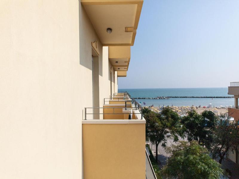 Hotel Palos image