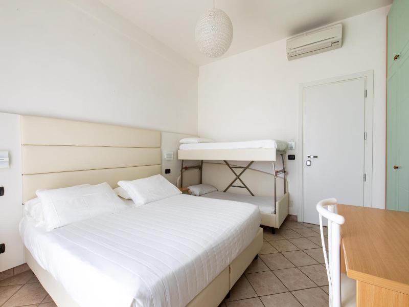 Hotel Palos image