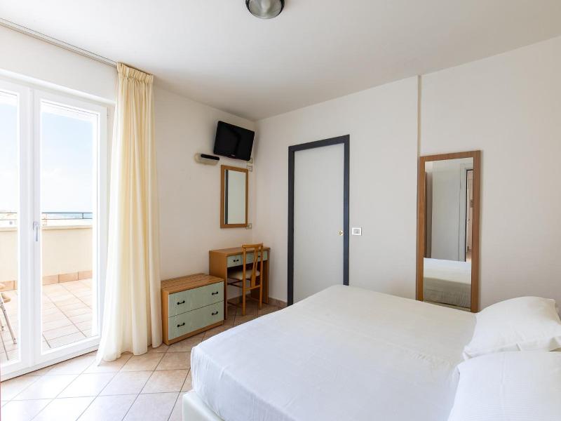 Hotel Palos image