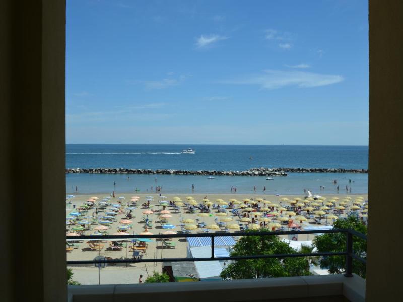 Hotel Palos image