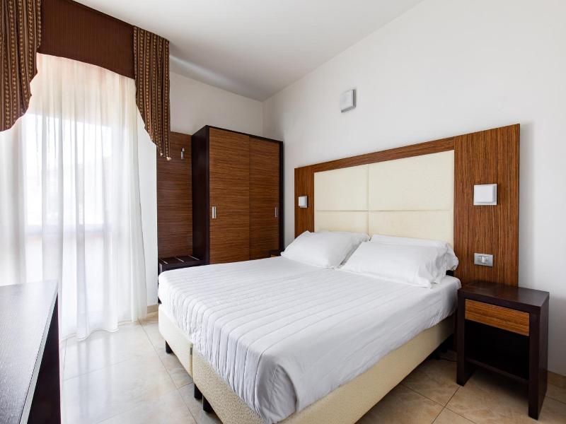 Hotel Palos image