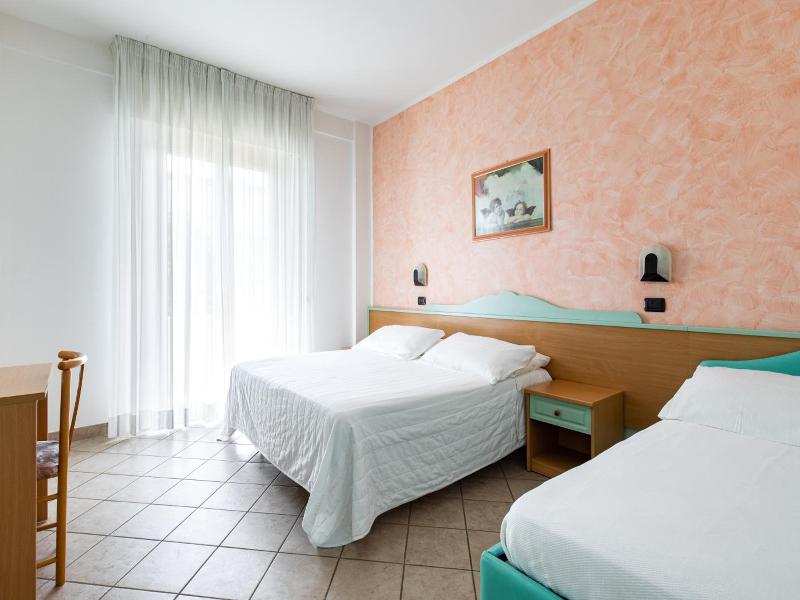Hotel Palos image