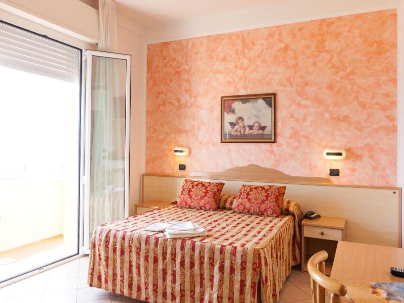 Hotel Palos image