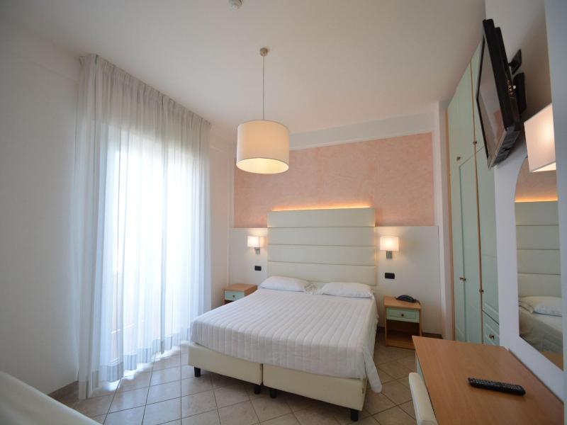 Hotel Palos image