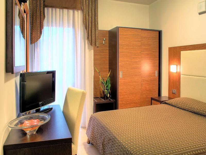 Hotel Palos image