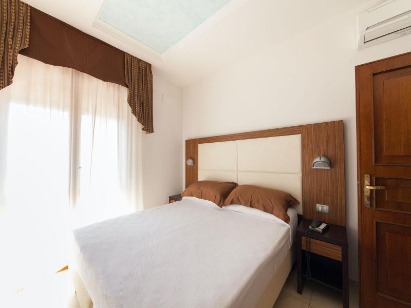 Hotel Palos image