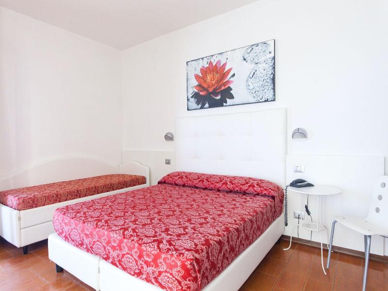 Hotel Palos image
