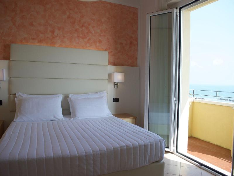Hotel Palos image