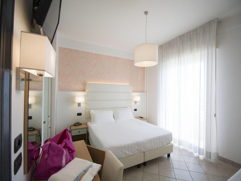 Hotel Palos image