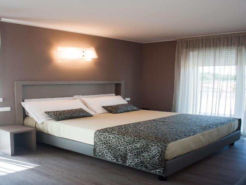 Hotel Palos image