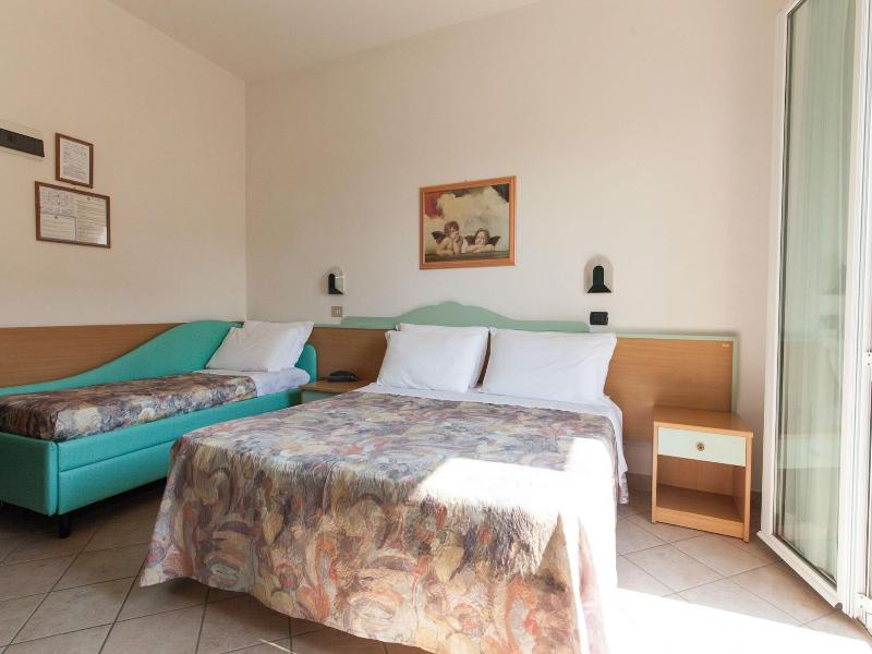 Hotel Palos image