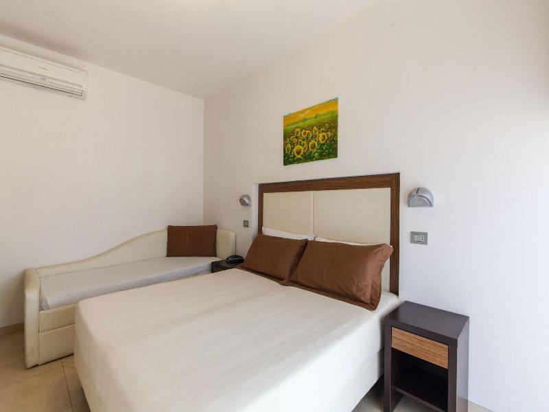 Hotel Palos image