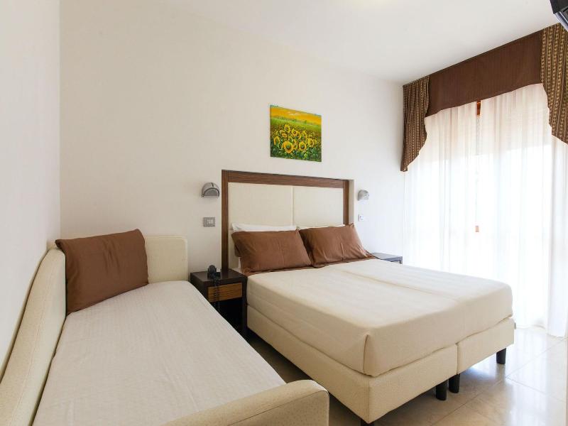 Hotel Palos image