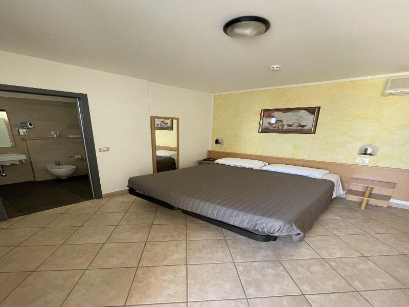 Hotel Palos image