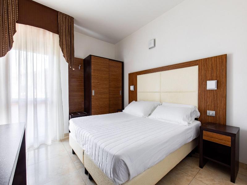 Hotel Palos image