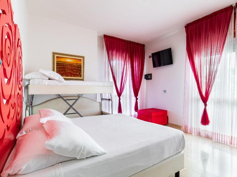 Hotel Palos image