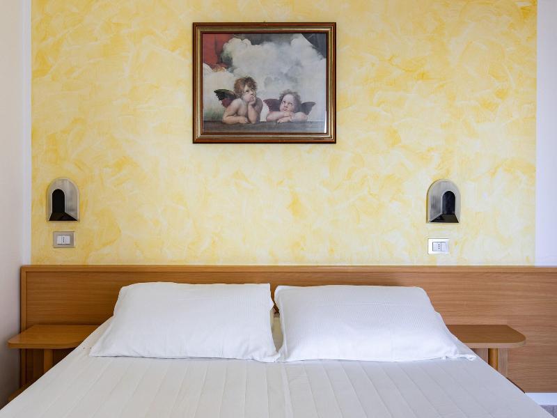 Hotel Palos image