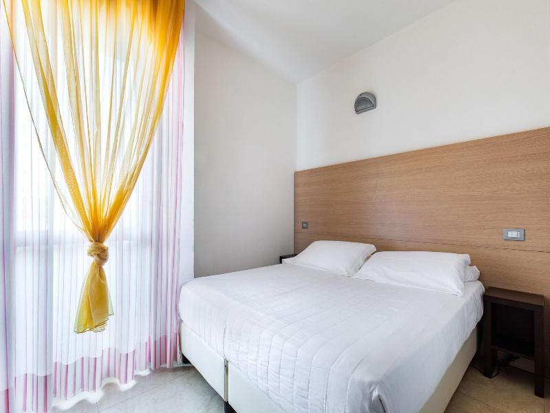 Hotel Palos image