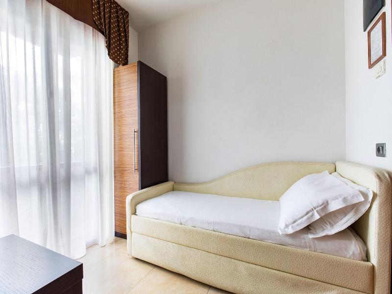 Hotel Palos image