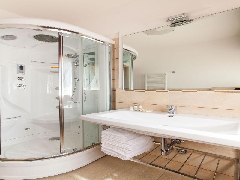 Hotel Palos image