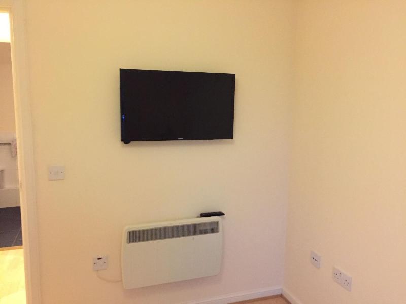 4 Varis Apartments image