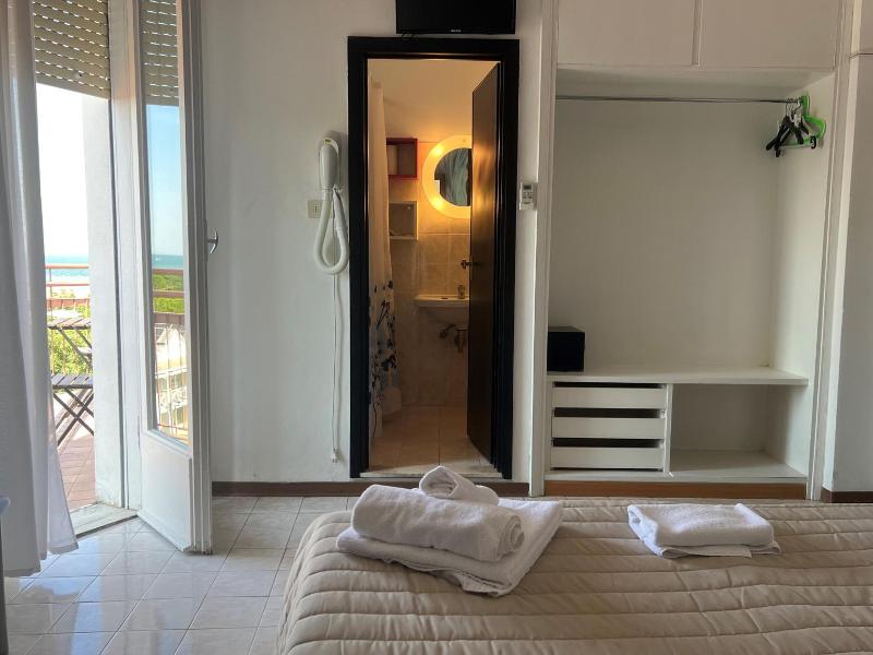 Hotel X — general view