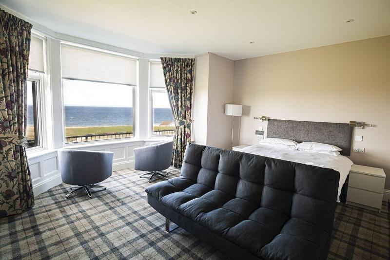 FAMILY ROOM SEA VIEW