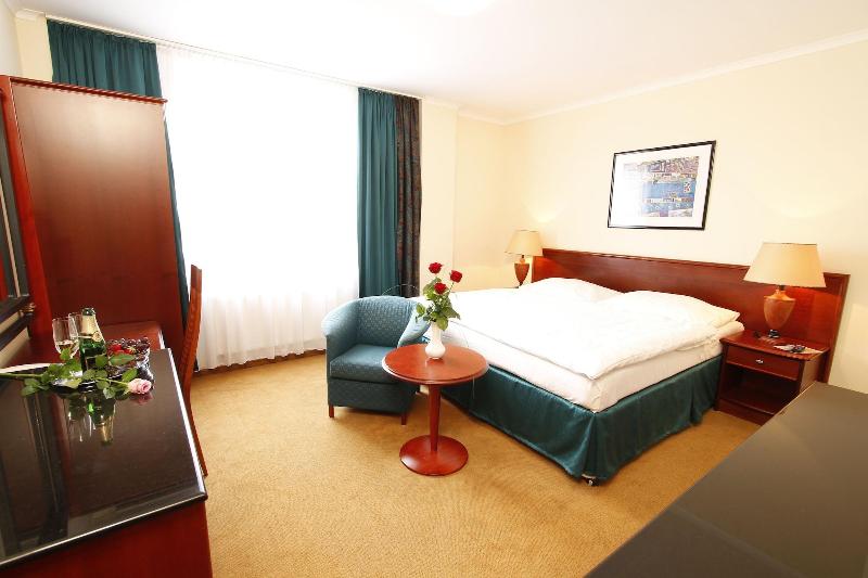 Hotel Lafonte image