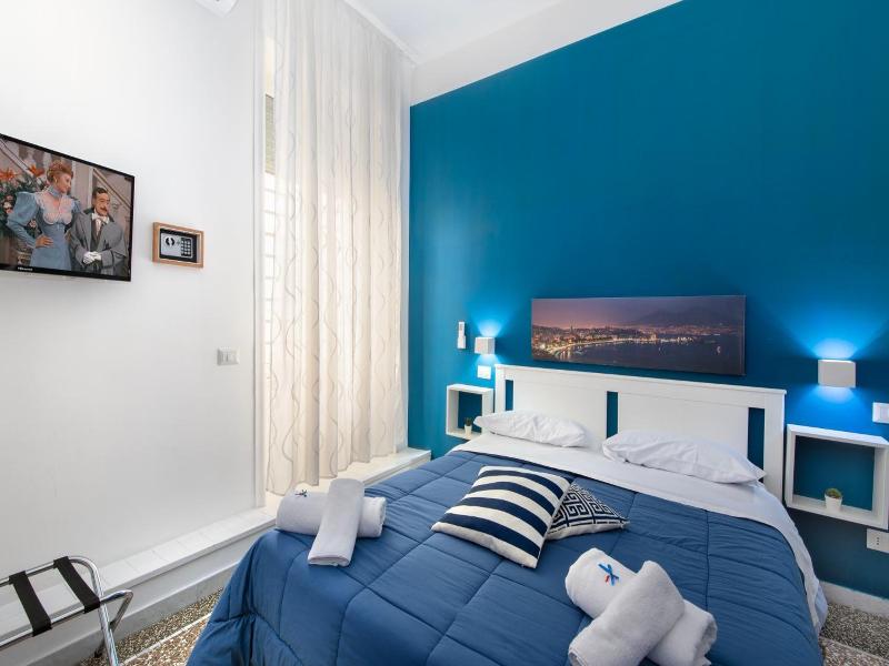 Mellos B&B image