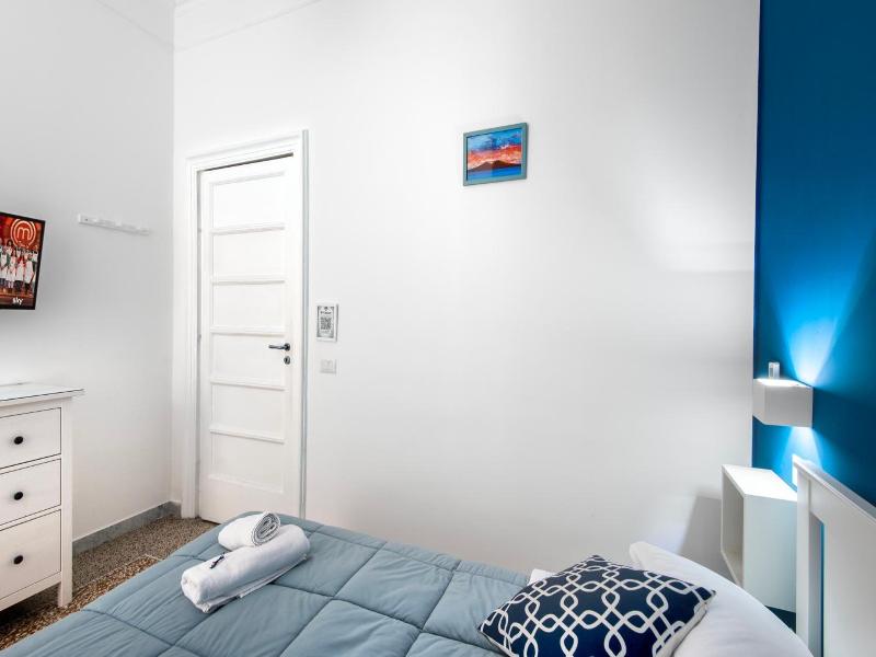 Mellos B&B image