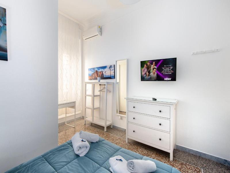 Mellos B&B image