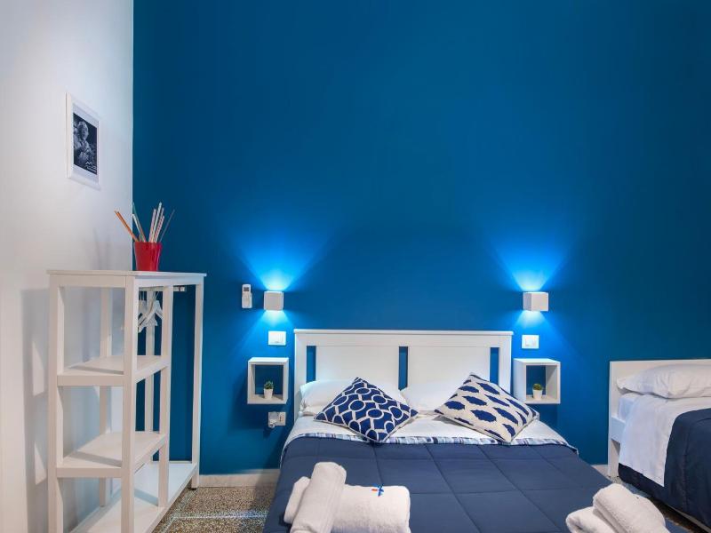 Mellos B&B image