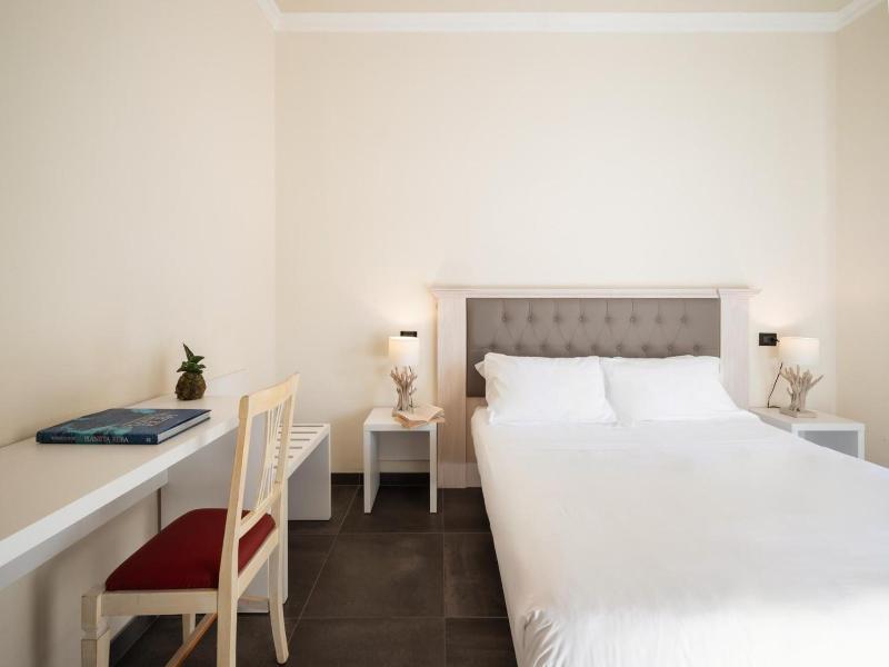 Hotel Barracuda image