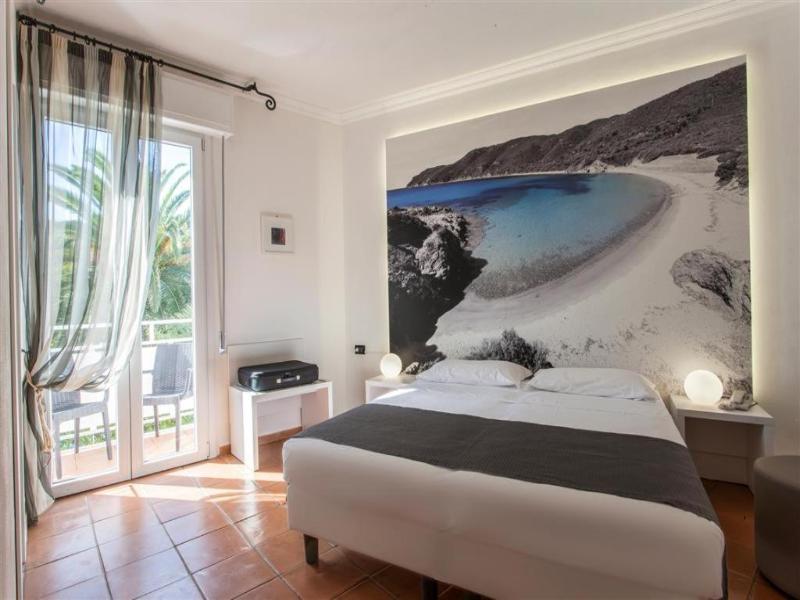 Hotel Barracuda image