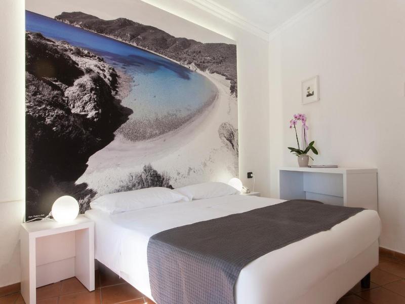 Hotel Barracuda image