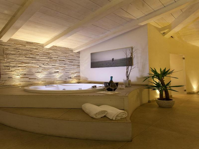 Hotel Barracuda image